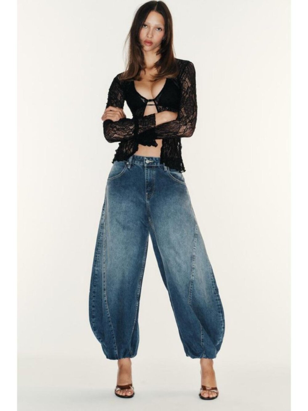 ZARA TRF MID-RISE ELASTICIZED DENIM JEANS - Picture 2 of 7